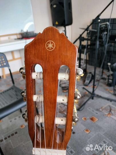 Классическая гитара yamaha c40
