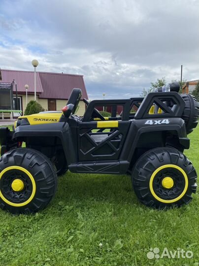 Детский электромобиль джип