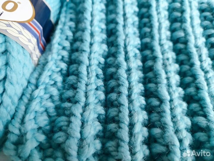 Шапка вязаная, объемная