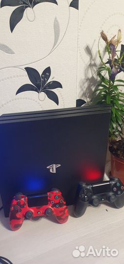 Игровая приставка ps4 pro 1tb (Новая)