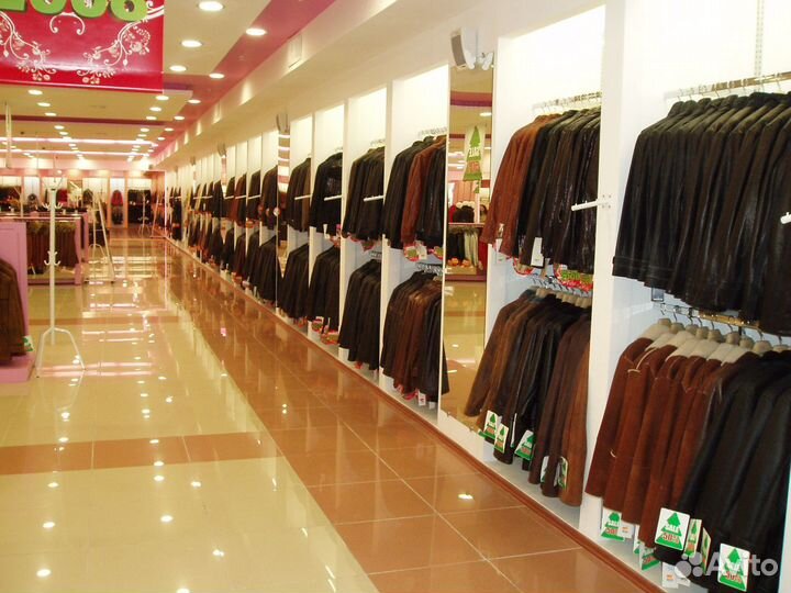 Торговое оборудование для магазина верхней одежды