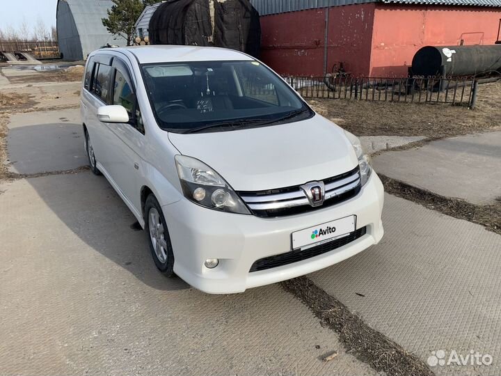 Toyota Isis 1.8 CVT, 2011, 144 000 км