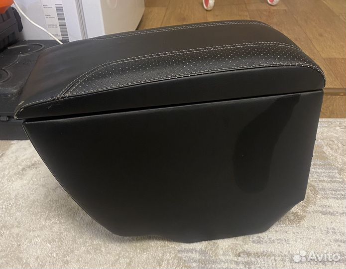 Подлокотник на hyundai solaris 2