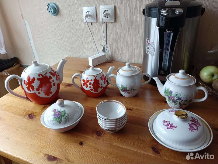 Чайник,сахарница,масленка СССР