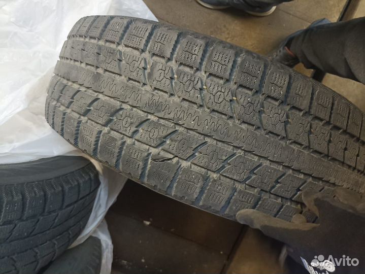 Toyo Observe GSi-5 235/65 R17