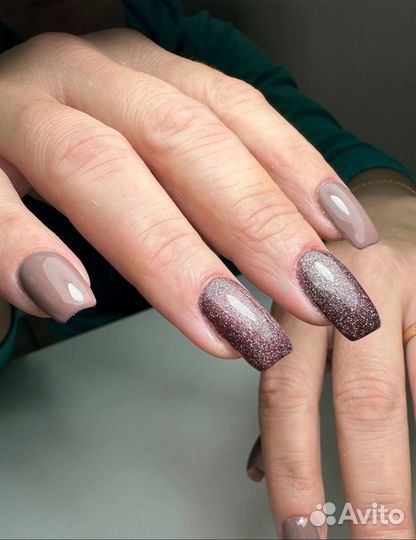 Модель на маникюр