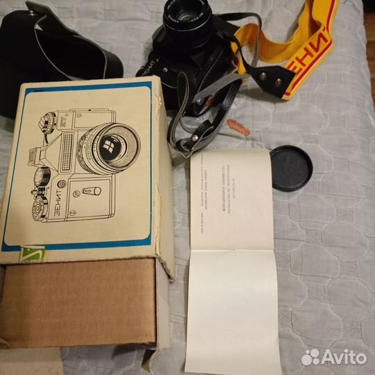 Продам фото Зенит-ет с объективом Гелиос 44М-4