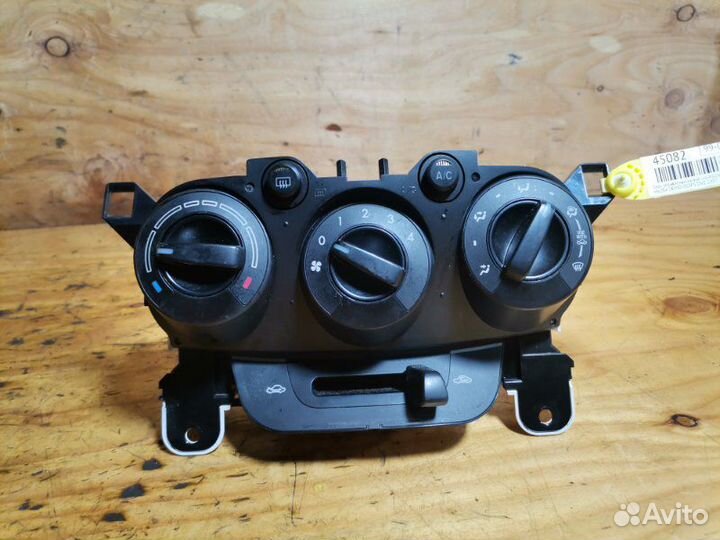 Блок управления климат контролем Mazda Demio DE3FS