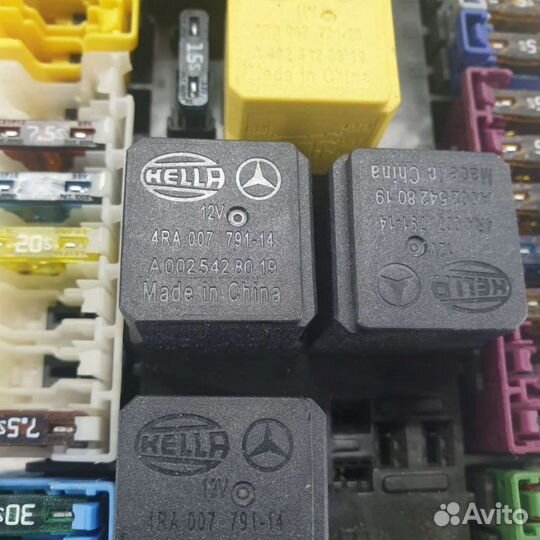 Блок предохранителей A1669063901 Mercedes-Benz ML