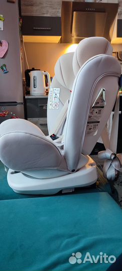 Автокресло поворотное happy baby Unix isofix