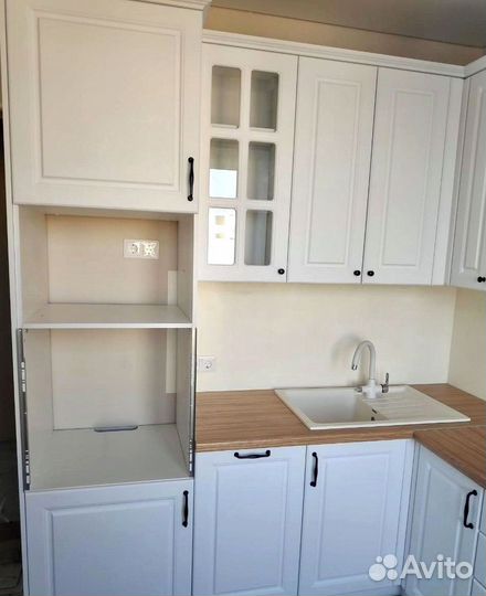 Кухонный гарнитур с фасадами в стиле фьюжн