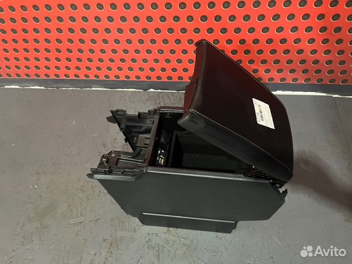 Подлокотник Lexus Rx 4 450Н 2021