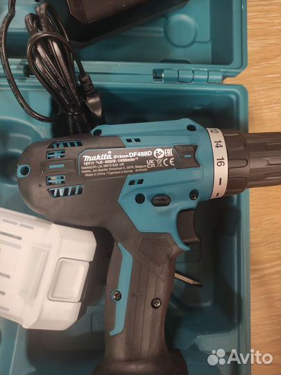 Шуруповерт аккумуляторный Makita DF488DWE