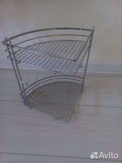 Металлические полки на стену