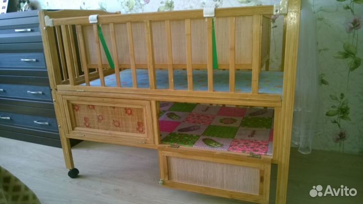 Кроватка с люлькой