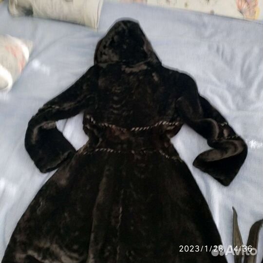 Шуба мутоновая с капюшоном