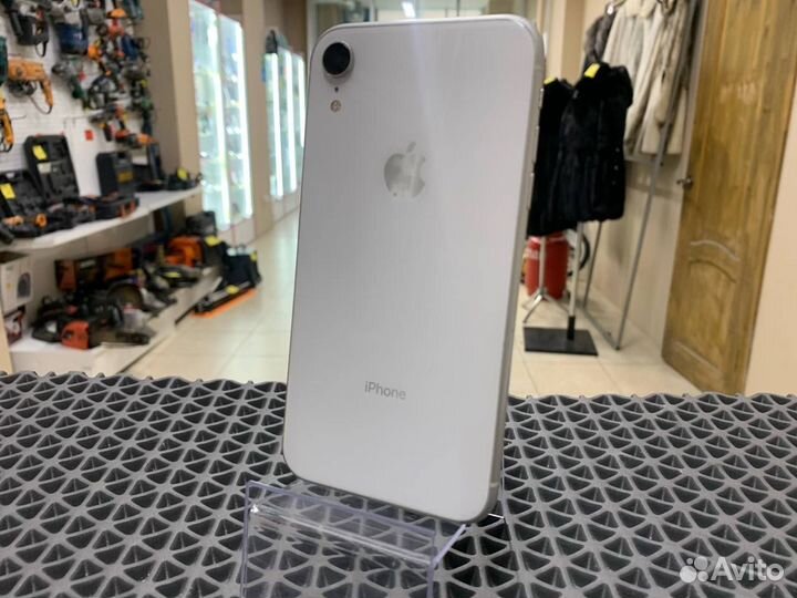 iPhone Xr, 64 ГБ