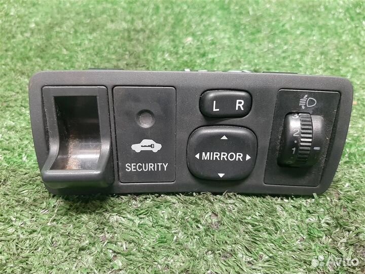 Блок кнопок Toyota Corolla E120 2006