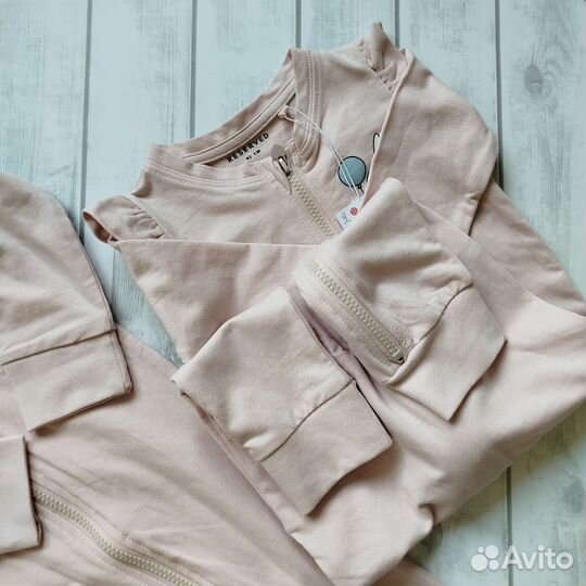 Новый комбинезон на девочку 92 см