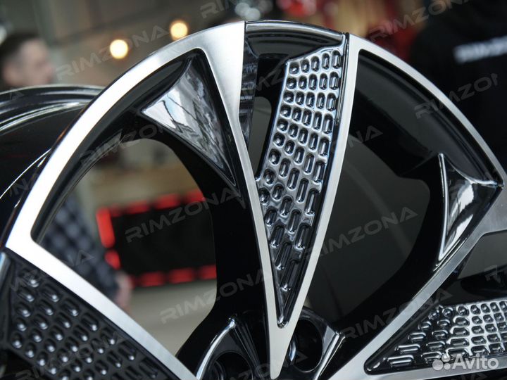 Литые диски RS7 R21 на Audi. Арт3394