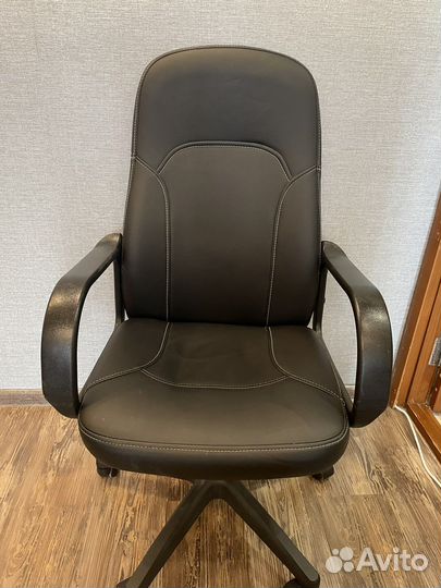 Компьютерное кресло