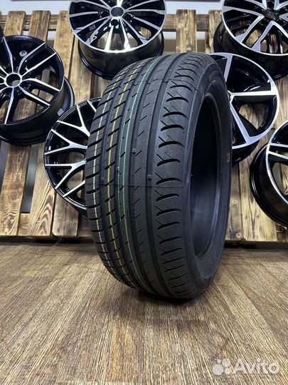 Viatti Strada Asimmetrico V-130 215/50 R17 91V