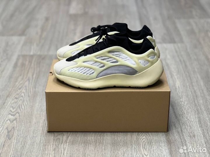 Кроссовки Adidas Yeezy 700 v3 Azael (36-45)