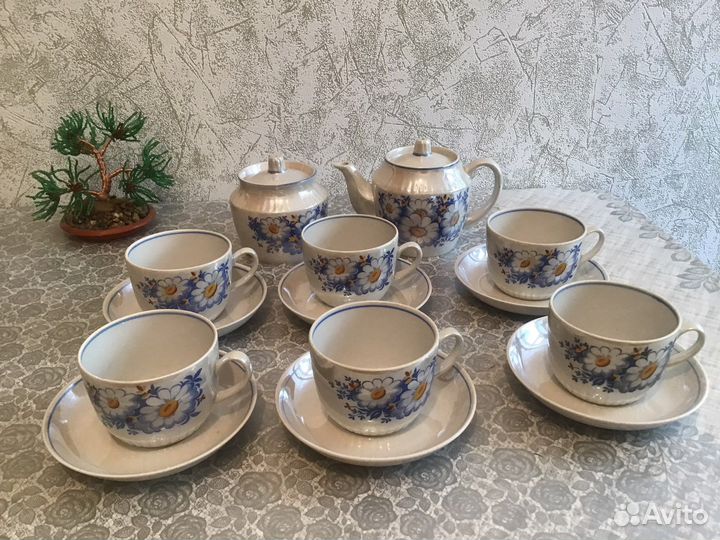 Вазочки и чайный сервиз