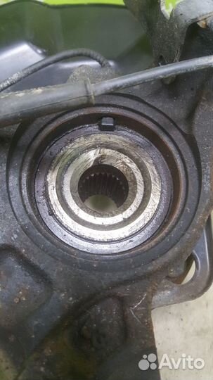 Ступица цапфа кулак передняя левая Honda Cr-V