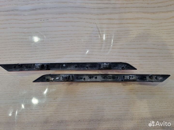 Катафот (отражатель) заднего бампера