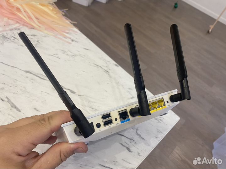 Asus RT-N66W (апгрейт антенн) - нюанс с портом