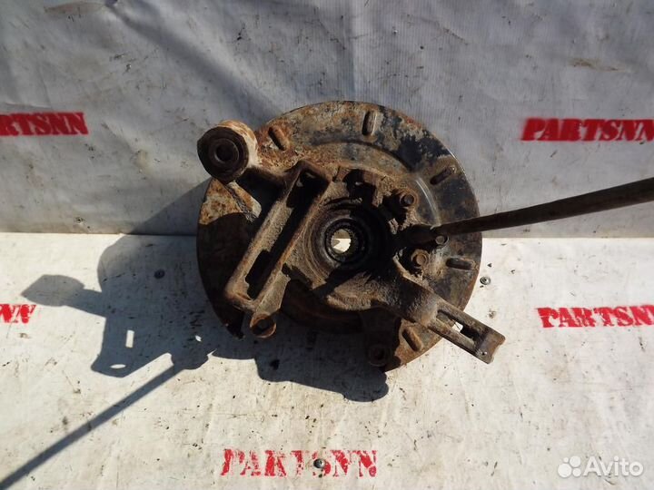 Кулак Цапфа задний правый Ниссан Х-Трейл Т30