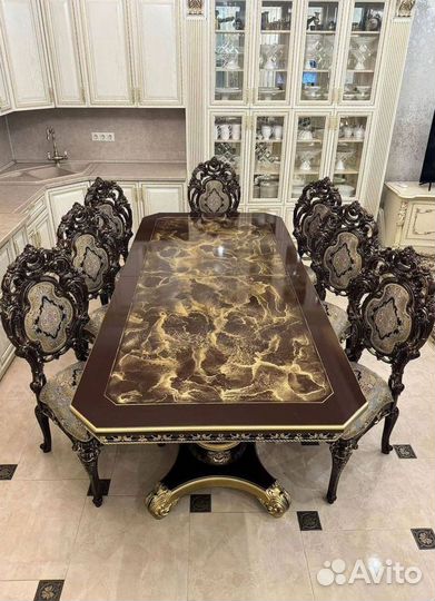 Стол кухонный и стулья