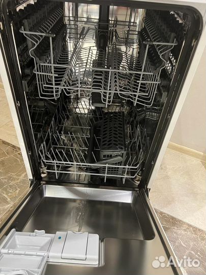 Посудомоечная машина Electrolux