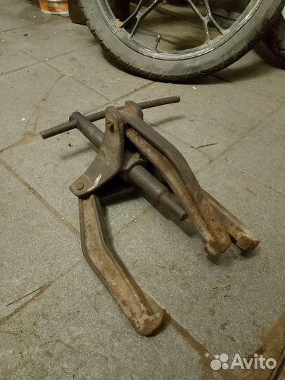 Съёмник трёхлапый СССР