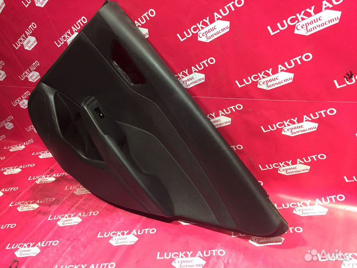 Обшивка двери задняя правая Hyundai Solaris 2