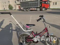 Детский велосипед с родительской ручкой