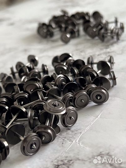 Колесные пары для локомотивов и вагонов 1:87
