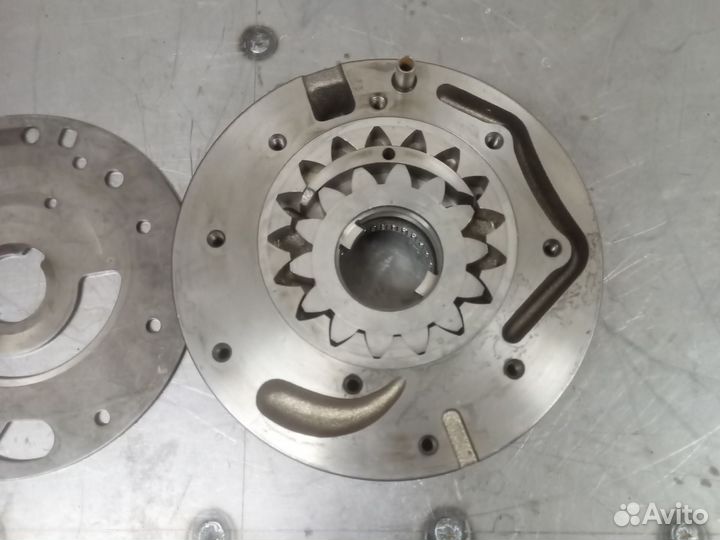Масляный насос 5HP24