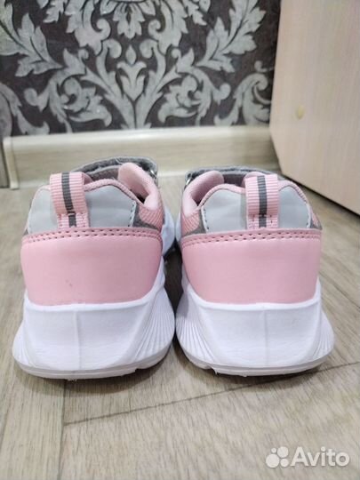 Кроссовки для девочки 27 размер