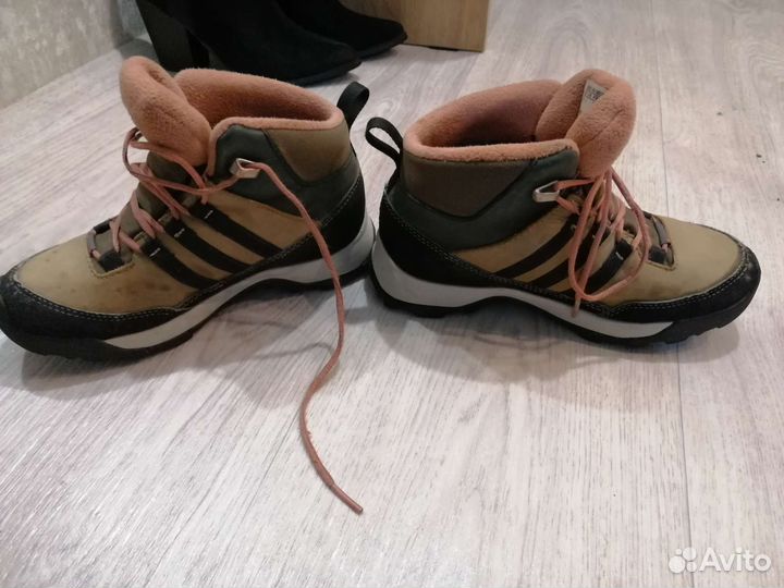 Прадам кросовки Адидас оригинал