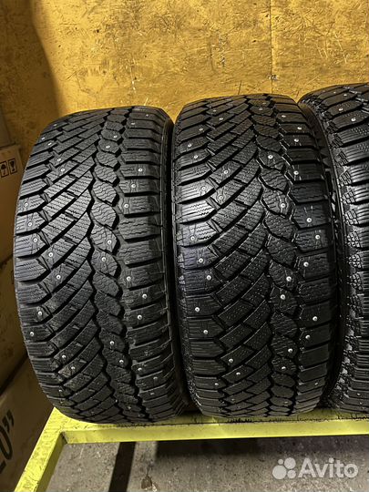 Gislaved Nord Frost 200 225/50 R17