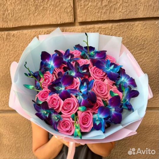 Букет из орхидей и роз