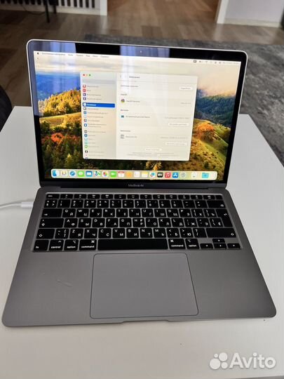 Apple macbook air 13 core i3 8/256