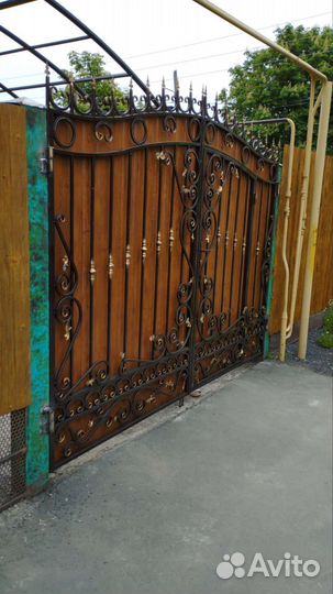 Ворота Кованые арт 44. Профлист под дерево