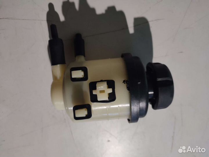 Бачок гур Хендай Солярис,Киа Рио 10-17 г.в