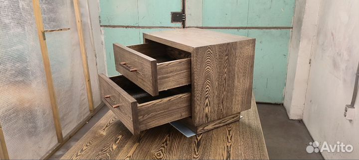 Тумба прикроватная массив дерева новая в наличии