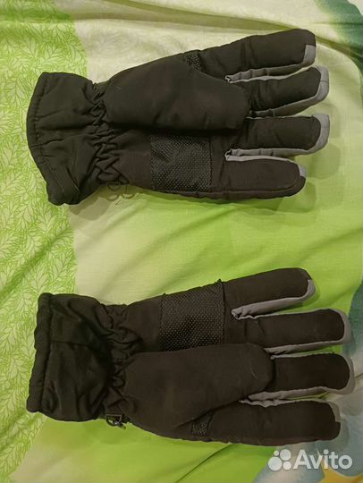 Горнолыжные перчатки