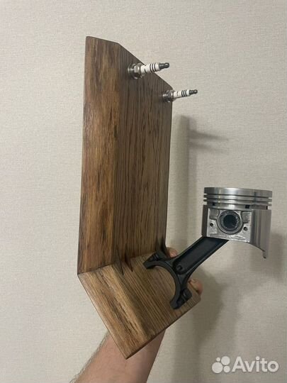 Вешалка для мотошлема