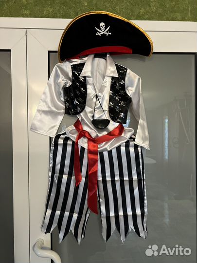 Новогодний костюм пирата